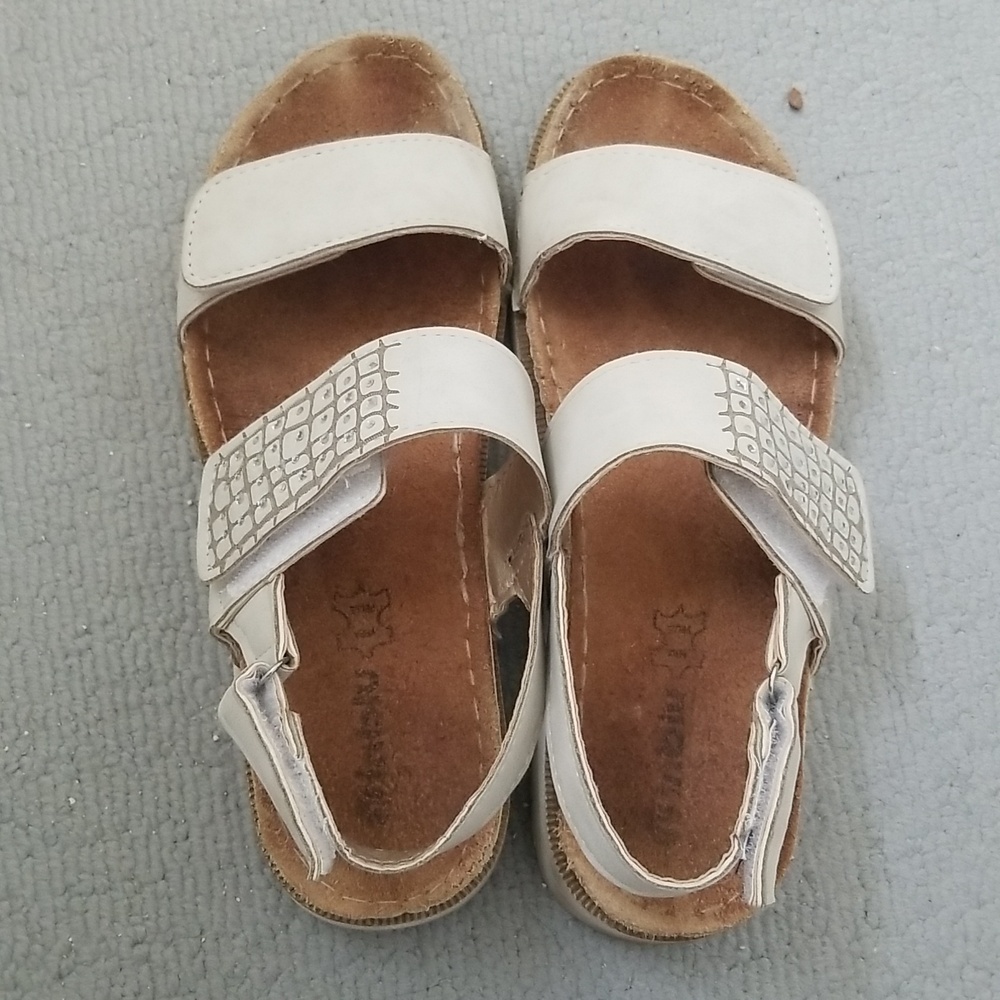 Inblu Light Gray Sandals - Picture 2 of 3